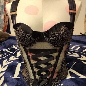 Victoria's Secret Never Worn NWOT VINTAGE VINTAGE VINTAGR WORTH WAY MORE. SO 🔥